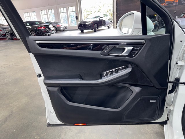 2018 Porsche Macan GTS Image 65 of 85