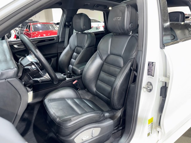 2018 Porsche Macan GTS Image 36 of 85