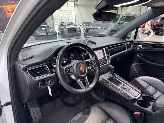 2018 Porsche Macan GTS Image 51 of 85