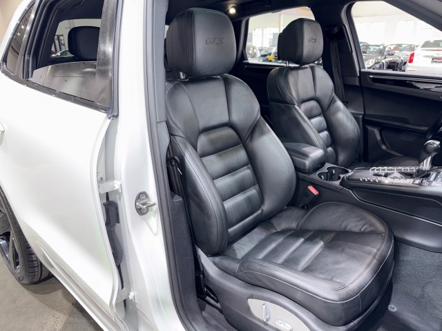 2018 Porsche Macan GTS Image 34 of 85