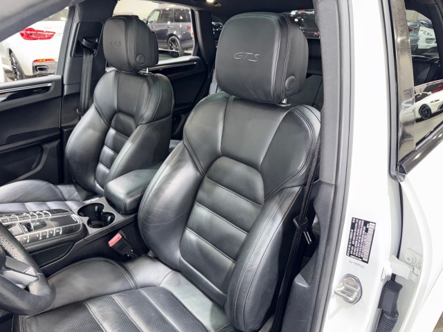 2018 Porsche Macan GTS Image 31 of 85