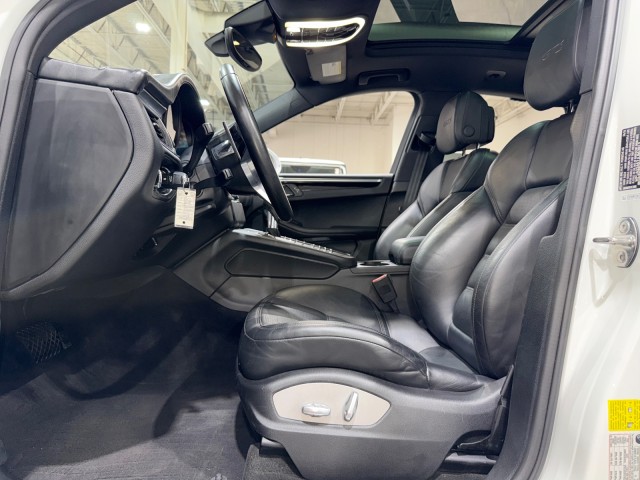 2018 Porsche Macan GTS Image 46 of 85