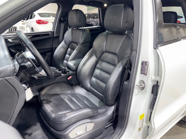 2018 Porsche Macan GTS Image 33 of 85
