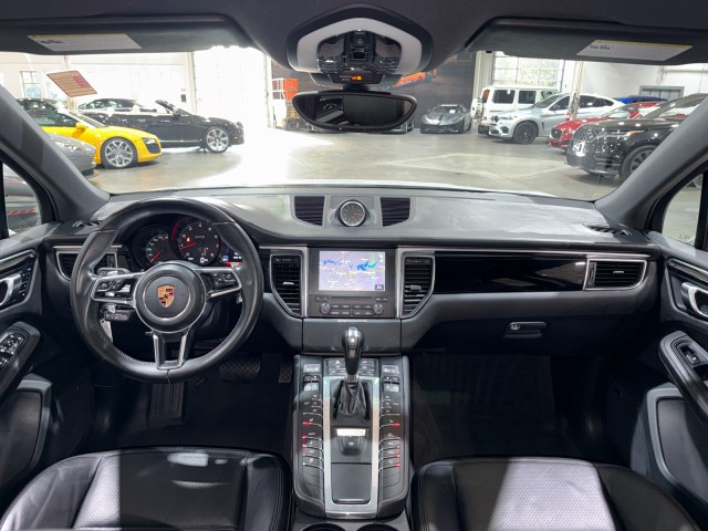 2018 Porsche Macan GTS Image 48 of 85