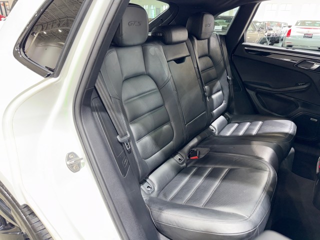 2018 Porsche Macan GTS Image 32 of 85