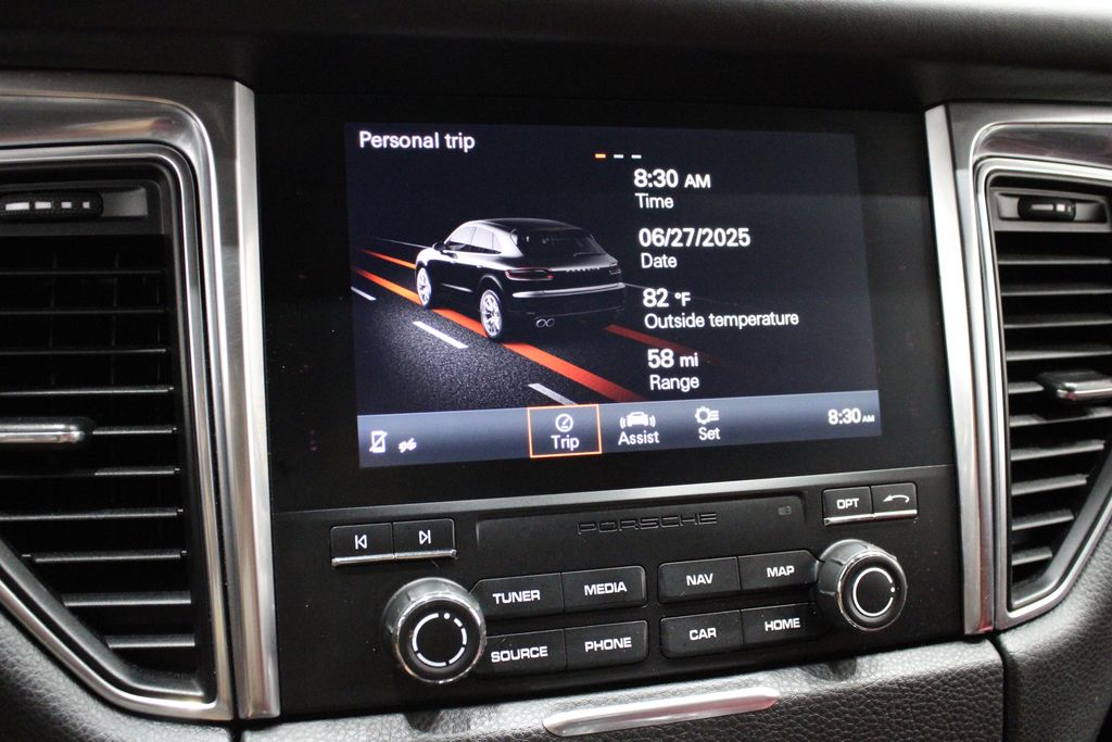 Vehicle image 21 of 42