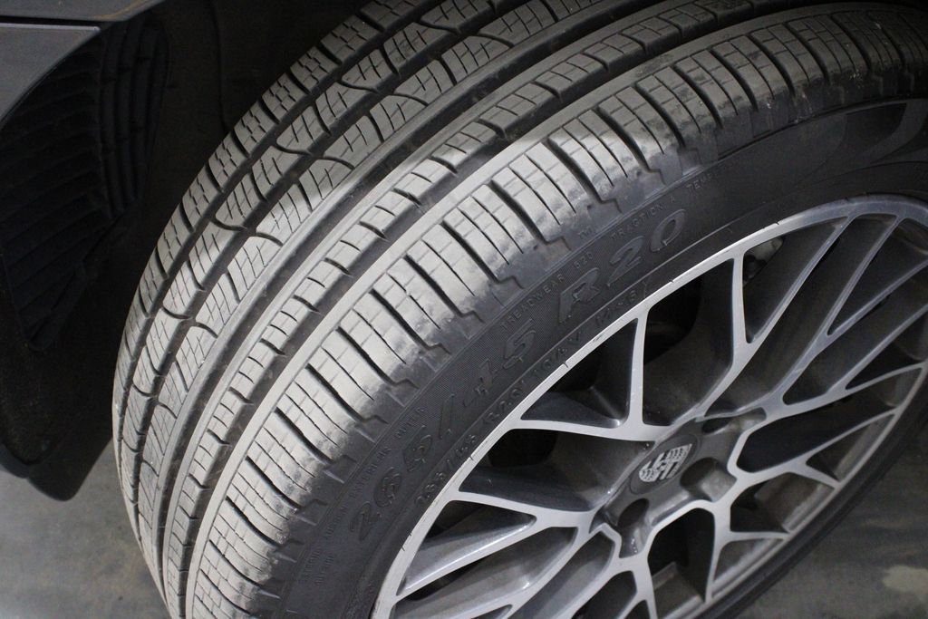 Vehicle image 6 of 42