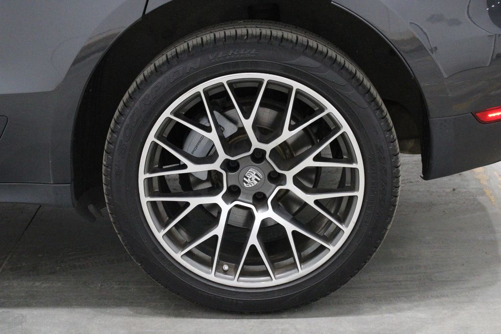 Vehicle image 5 of 42