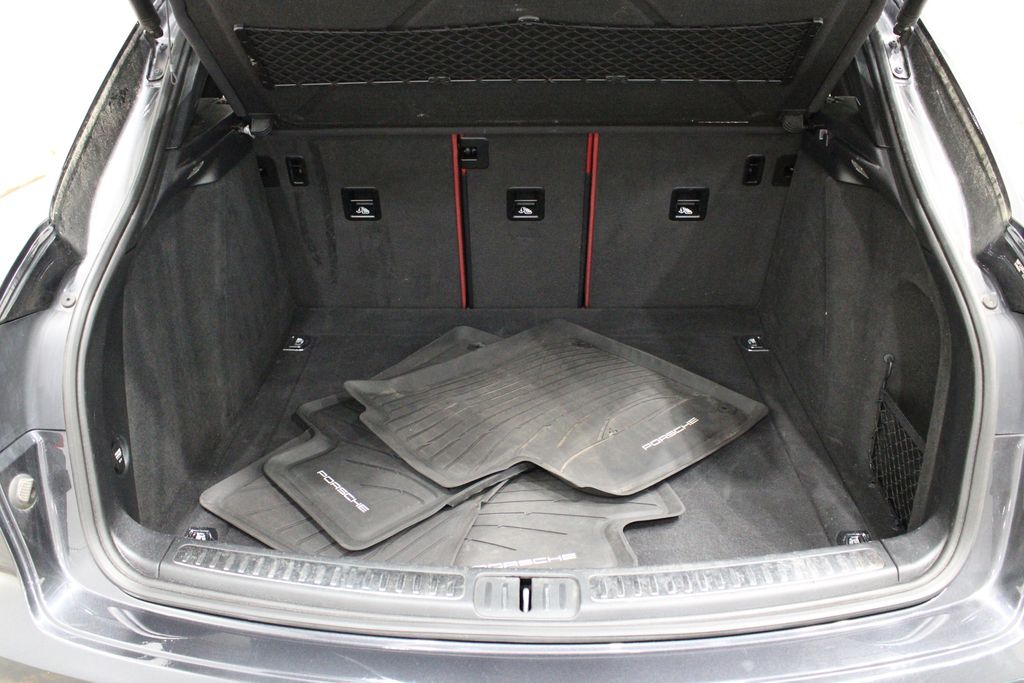 Vehicle image 8 of 42