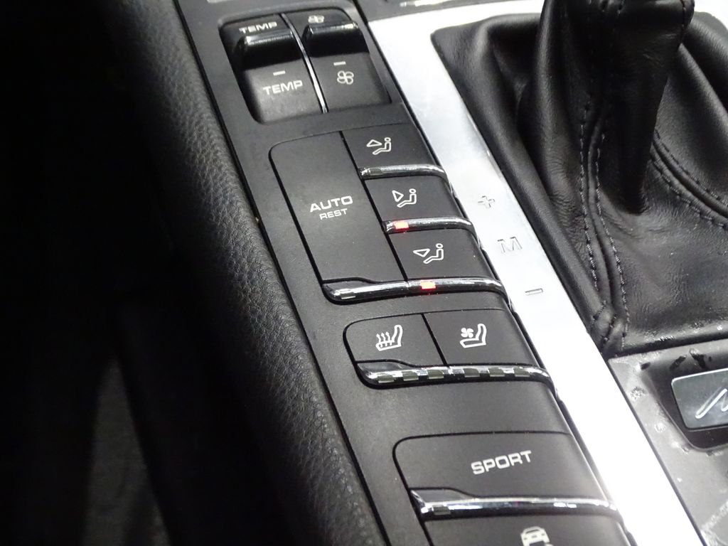 Vehicle image 38 of 44