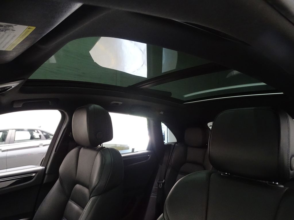 Vehicle image 13 of 44