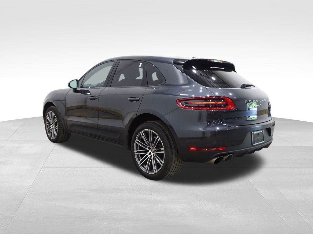 Vehicle image 6 of 44
