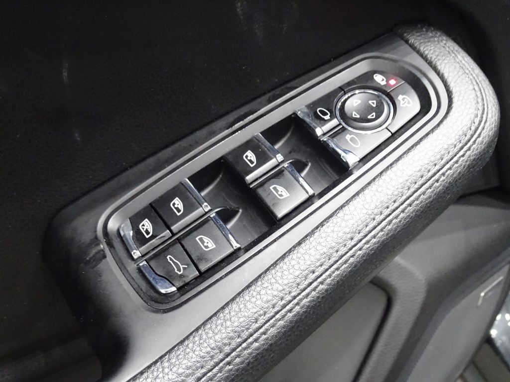 Vehicle image 43 of 44