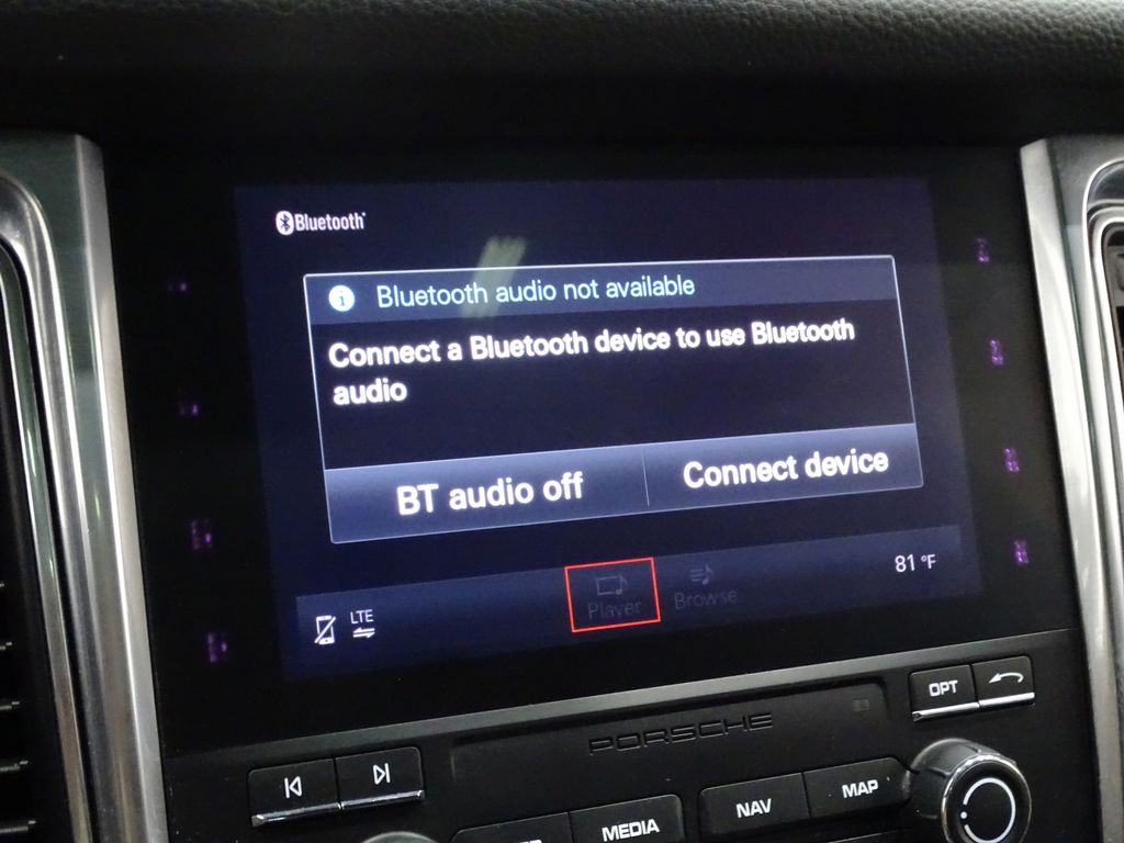 Vehicle image 21 of 44