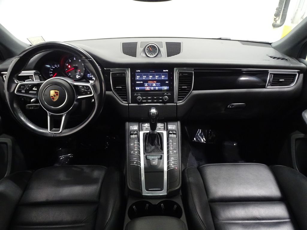 Vehicle image 14 of 44