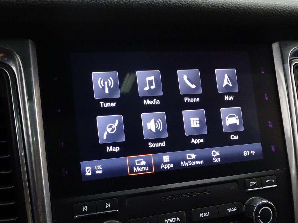 Vehicle image 29 of 44