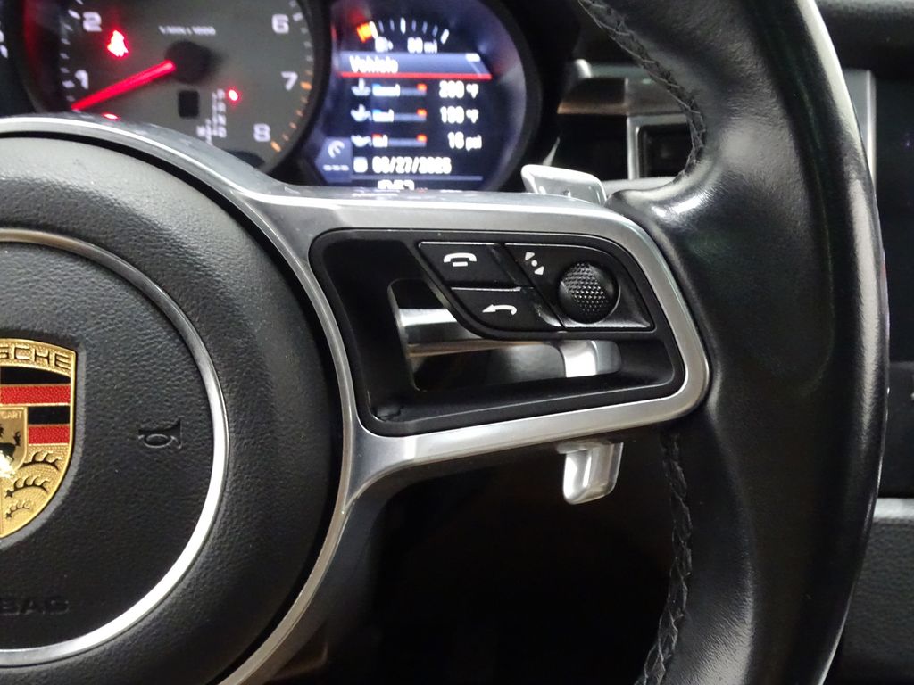 Vehicle image 18 of 44