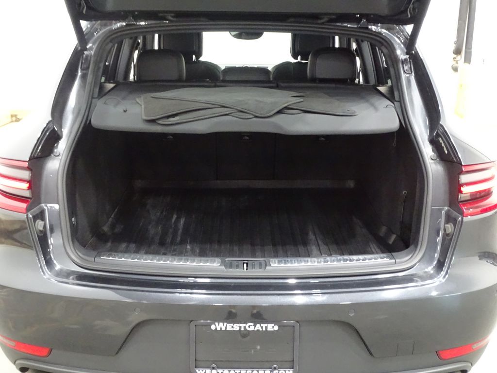 Vehicle image 9 of 44