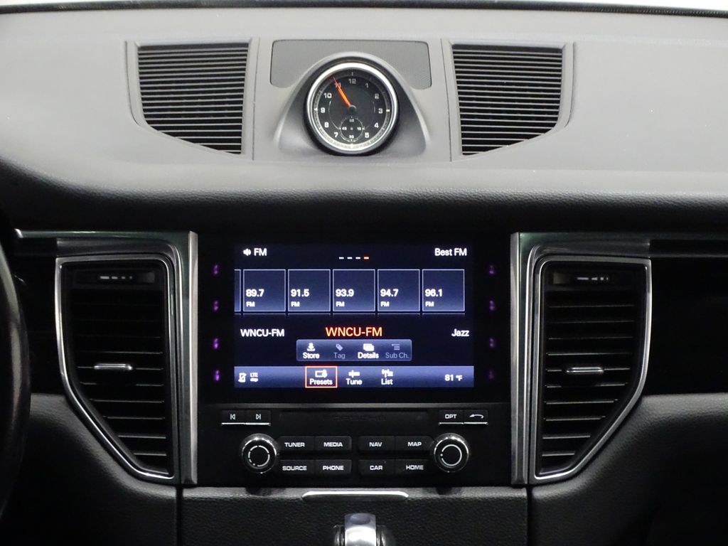Vehicle image 24 of 44