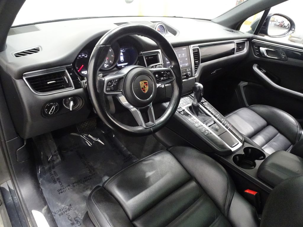 Vehicle image 15 of 44