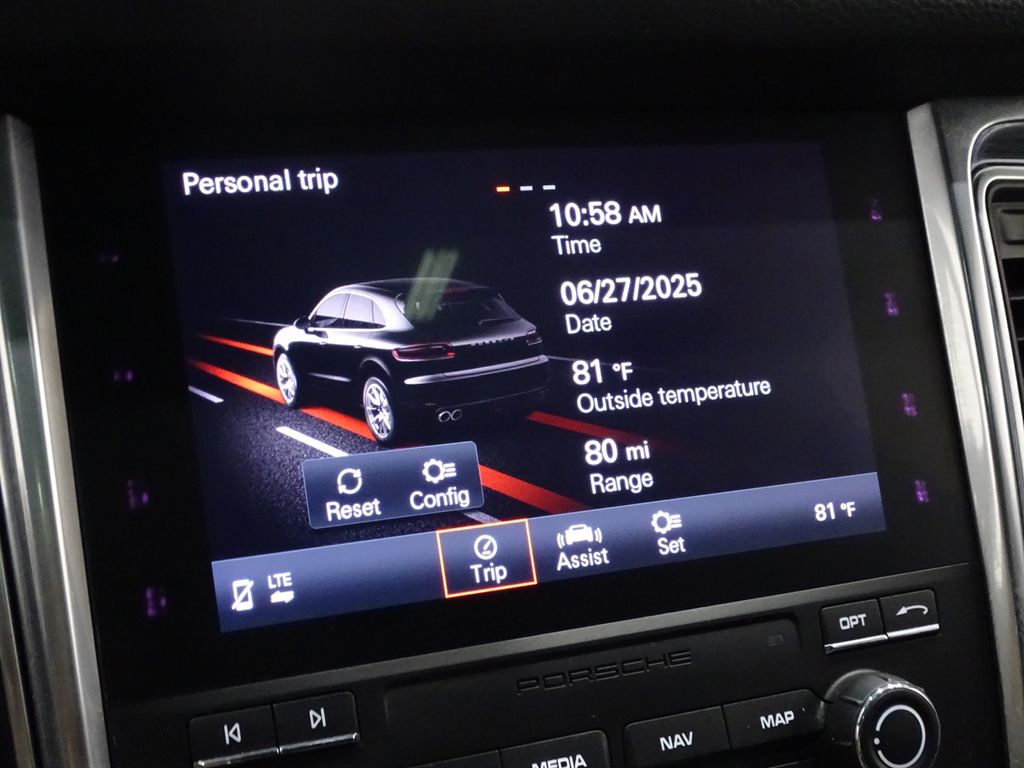 Vehicle image 22 of 44