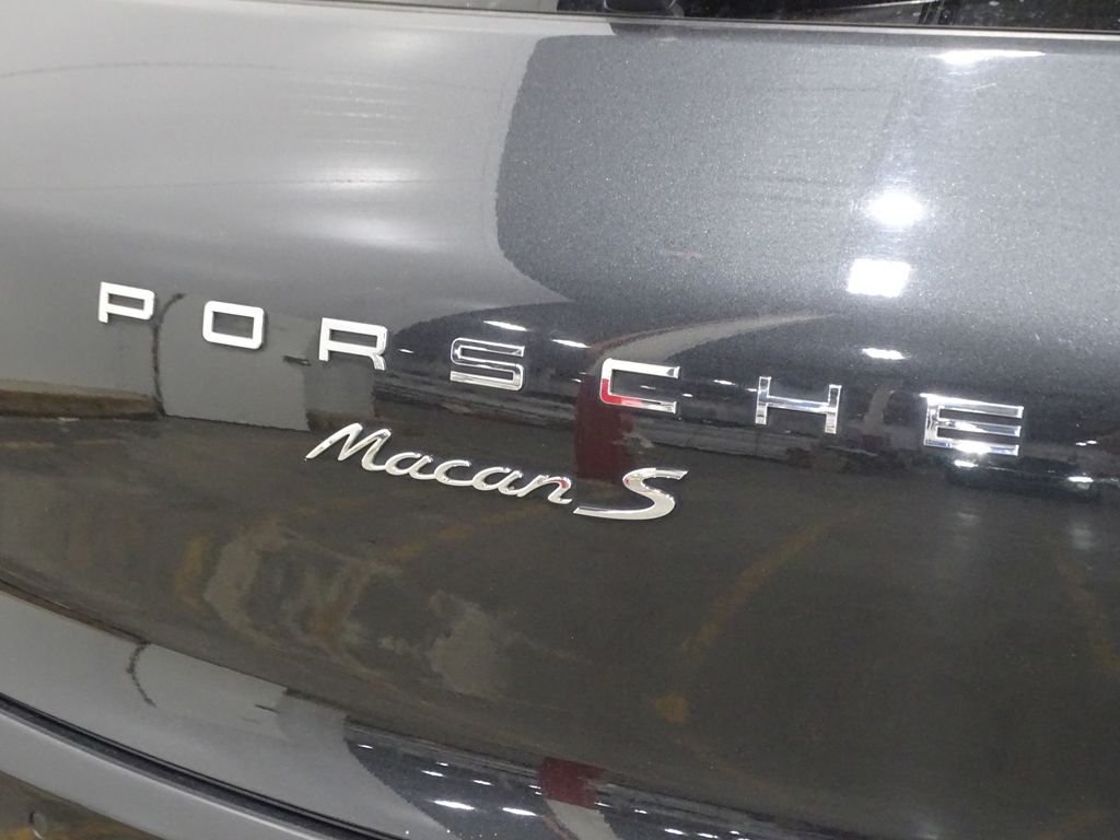 Vehicle image 41 of 44
