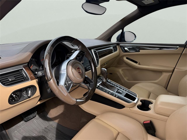 2018 Porsche Macan S Image 13 of 24