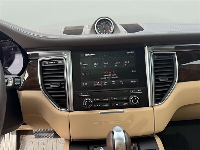 2018 Porsche Macan S Image 18 of 24