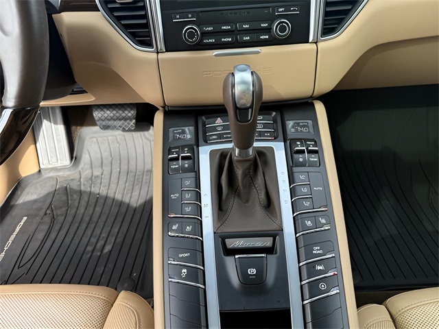2018 Porsche Macan S Image 19 of 24