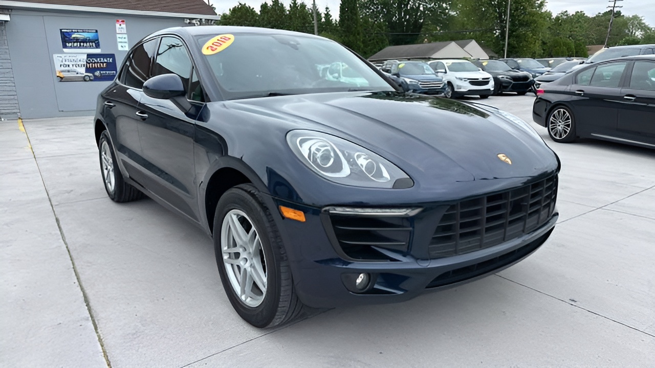 Vehicle image 28 of 32