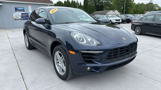 Vehicle image 4 of 32