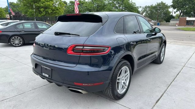 Vehicle image 6 of 32