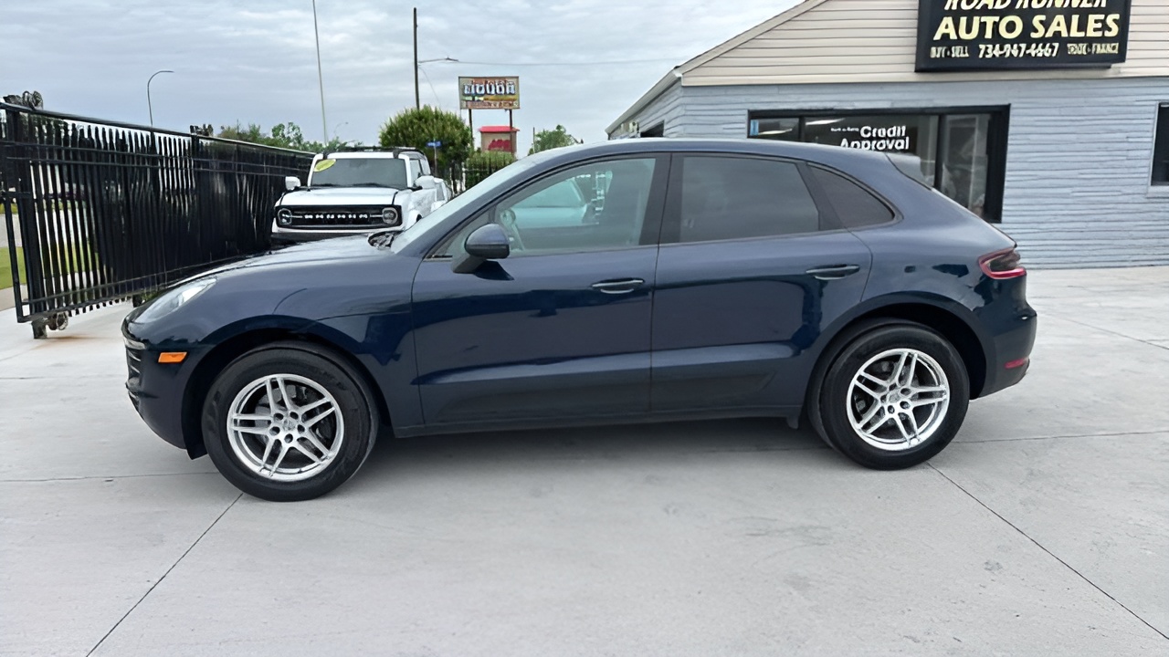 Vehicle image 27 of 32