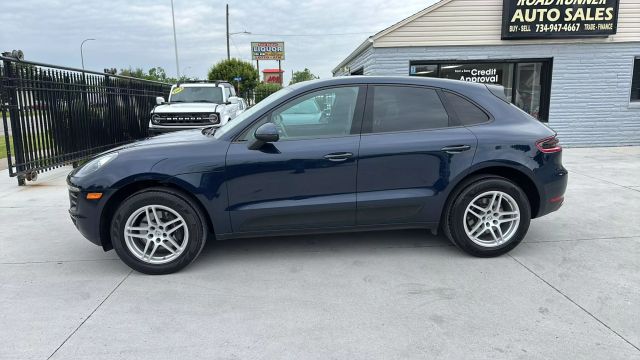 Vehicle image 3 of 32