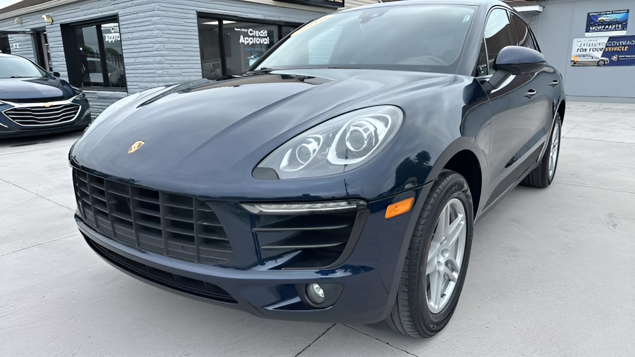 Vehicle image 25 of 32