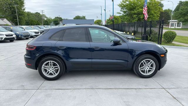 Vehicle image 5 of 32