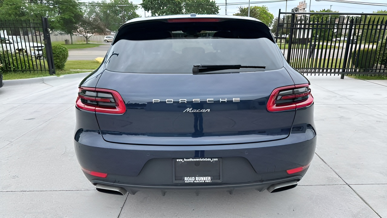 Vehicle image 31 of 32