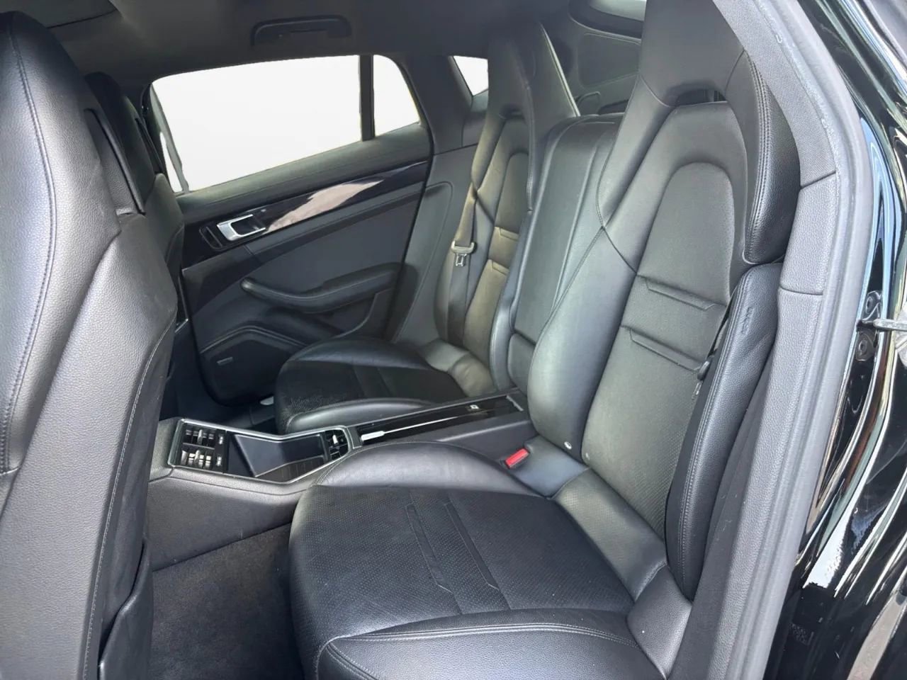 2018 Porsche Panamera Base Image 15 of 27