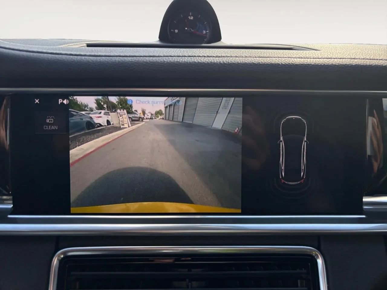 2018 Porsche Panamera Base Image 23 of 27