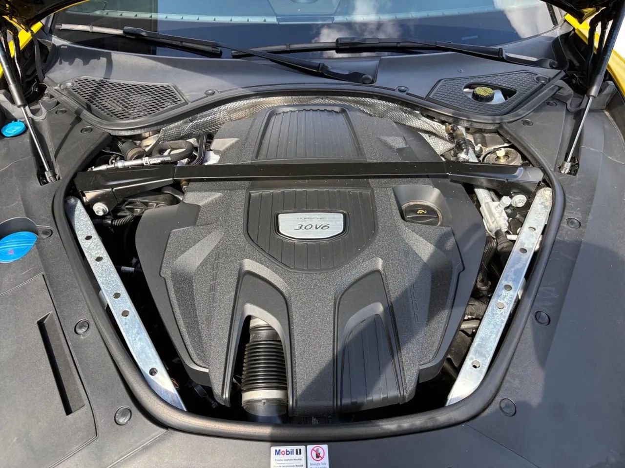 2018 Porsche Panamera Base Image 11 of 27