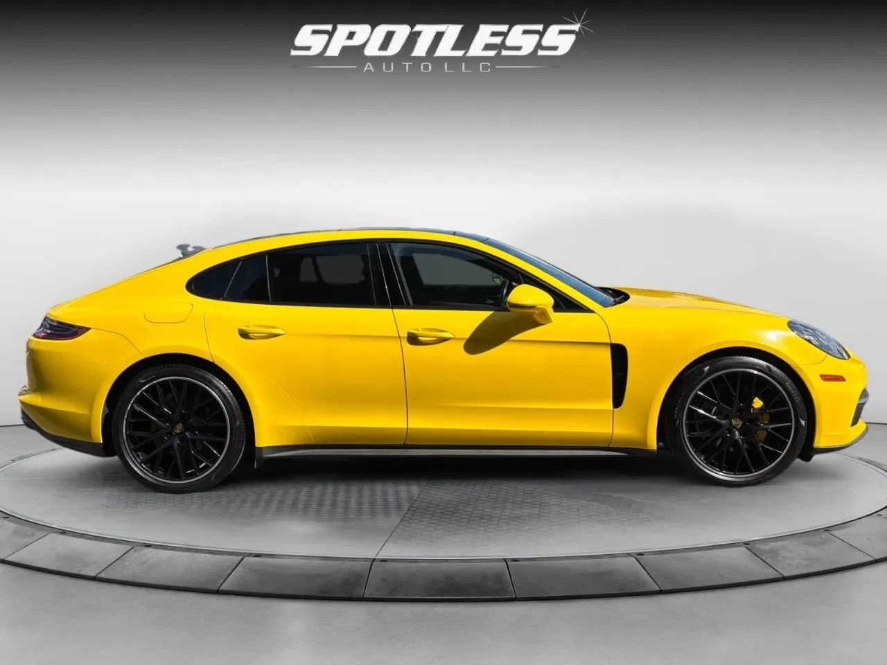 2018 Porsche Panamera Base Image 6 of 27