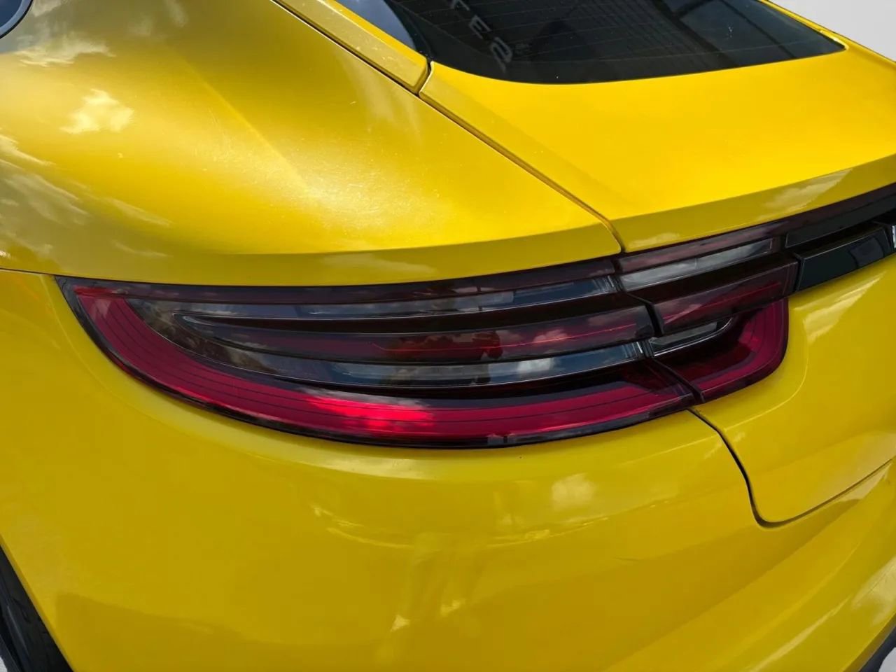 2018 Porsche Panamera Base Image 26 of 27