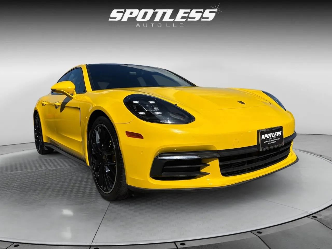 2018 Porsche Panamera Base Image 5 of 27