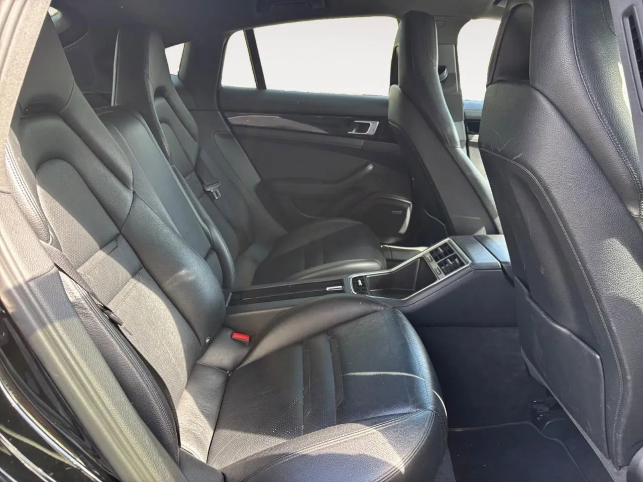 2018 Porsche Panamera Base Image 16 of 27