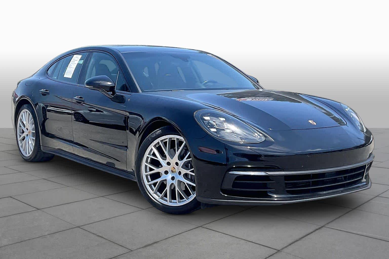 2018 Porsche Panamera 4 Image 3 of 32