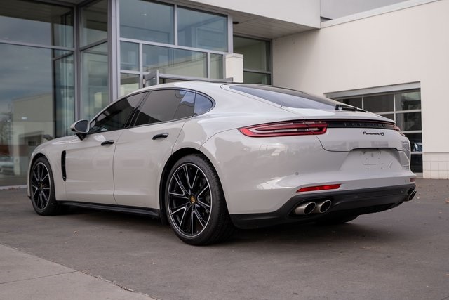 2018 Porsche Panamera 4S Image 8 of 37