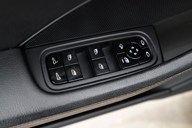 2018 Porsche Panamera 4S Image 32 of 37