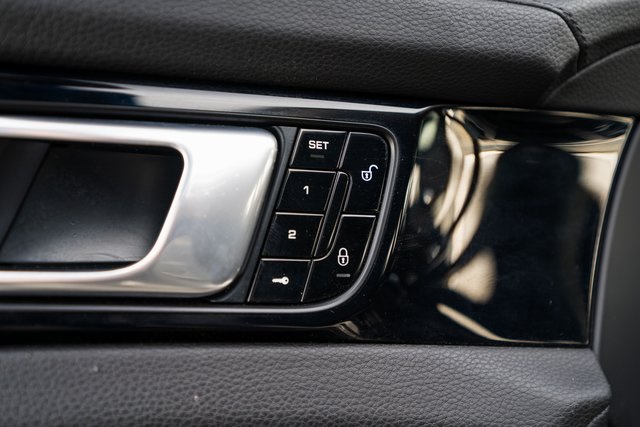 2018 Porsche Panamera 4S Image 36 of 37