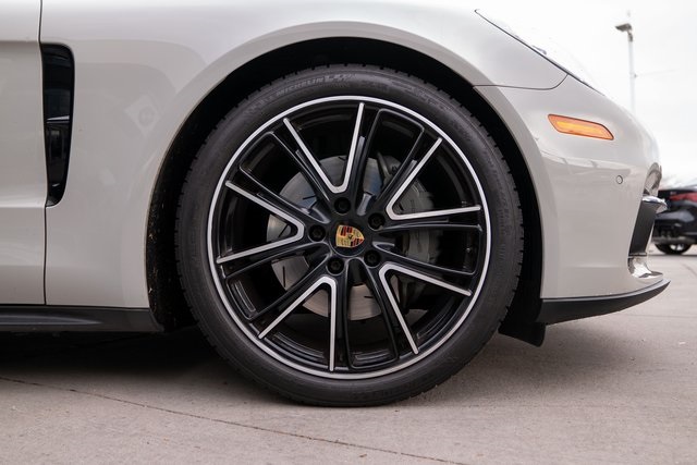 2018 Porsche Panamera 4S Image 9 of 37