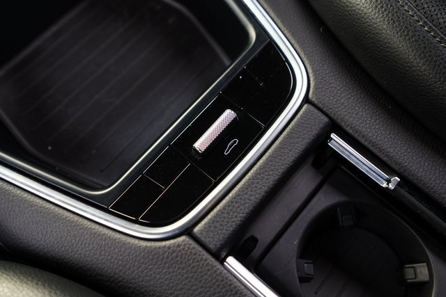 2018 Porsche Panamera 4S Image 34 of 37